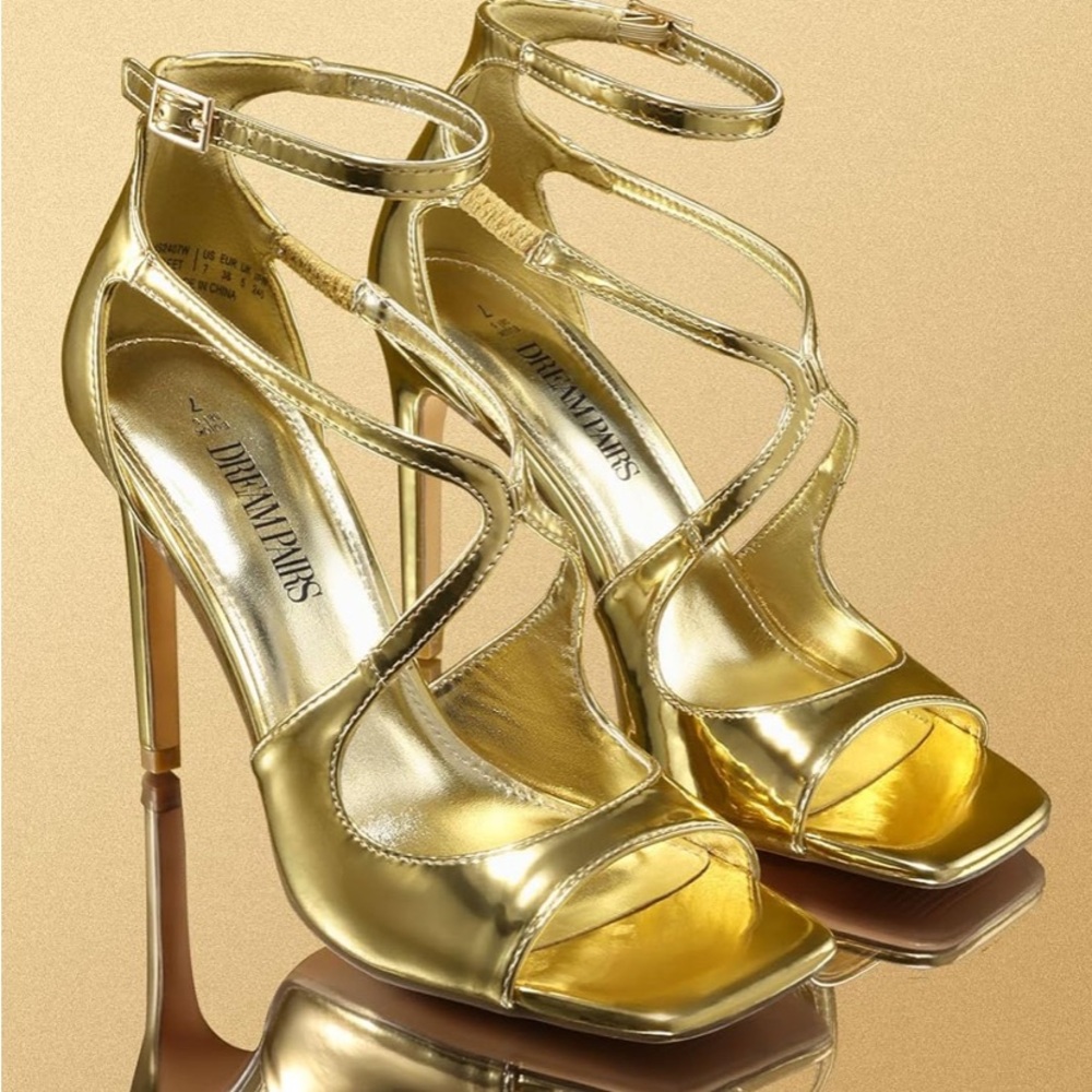 🔥Brand New Gold Metallic Heels